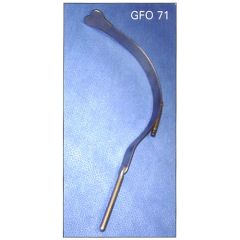 Iron intern retractor blade