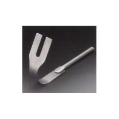Iron intern retractor blade