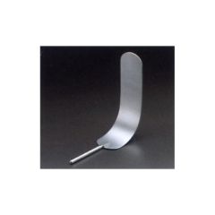 Iron intern retractor blade