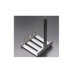 Iron intern retractor blade