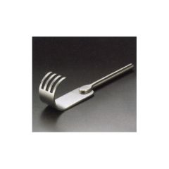 Iron intern retractor blade