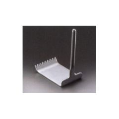 Iron intern retractor blade