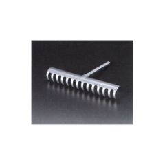 Iron intern retractor blade