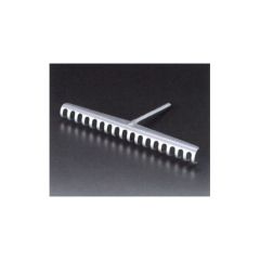 Iron intern retractor blade